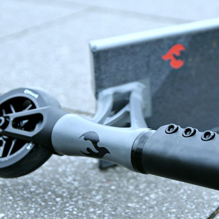 Micro Chilli Zeppelin Pro Scooter - Black/Grey