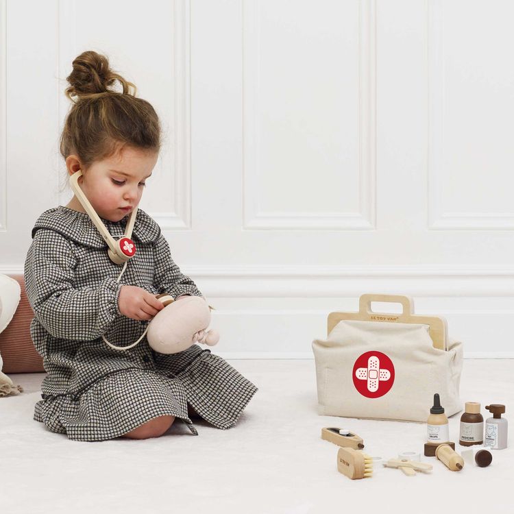 10 Piece Animal Vet Pretend Play Set