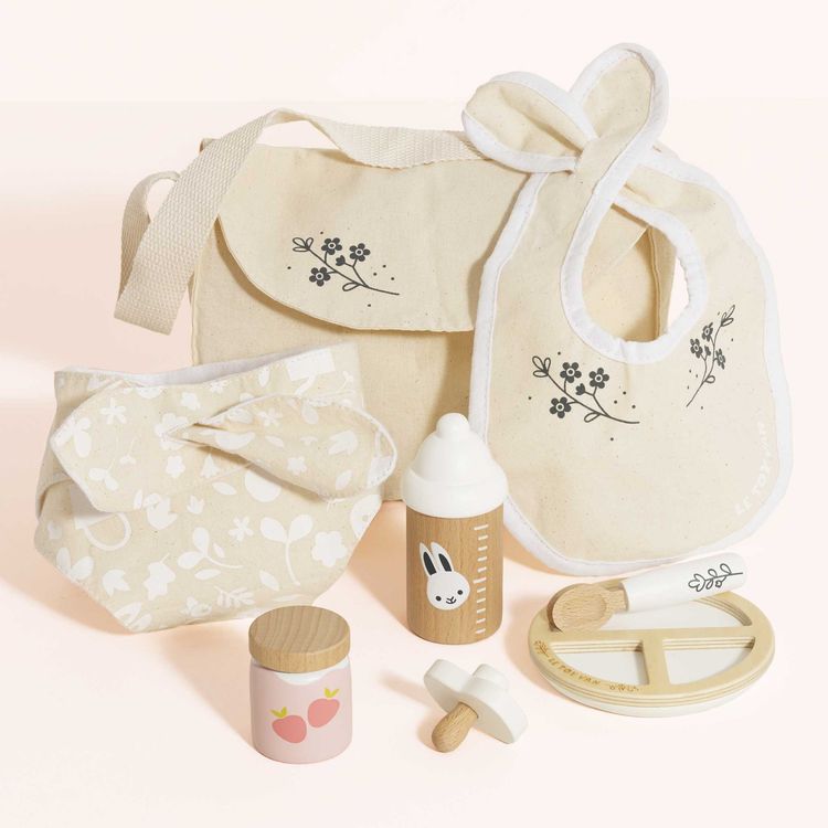Dolls Nursing Kit & Bag - 8 Pieces