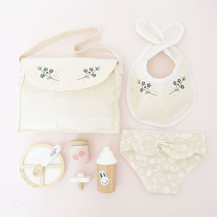 Dolls Nursing Kit & Bag - 8 Pieces