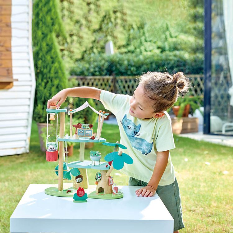 Kiki's Treehouse Headquarters