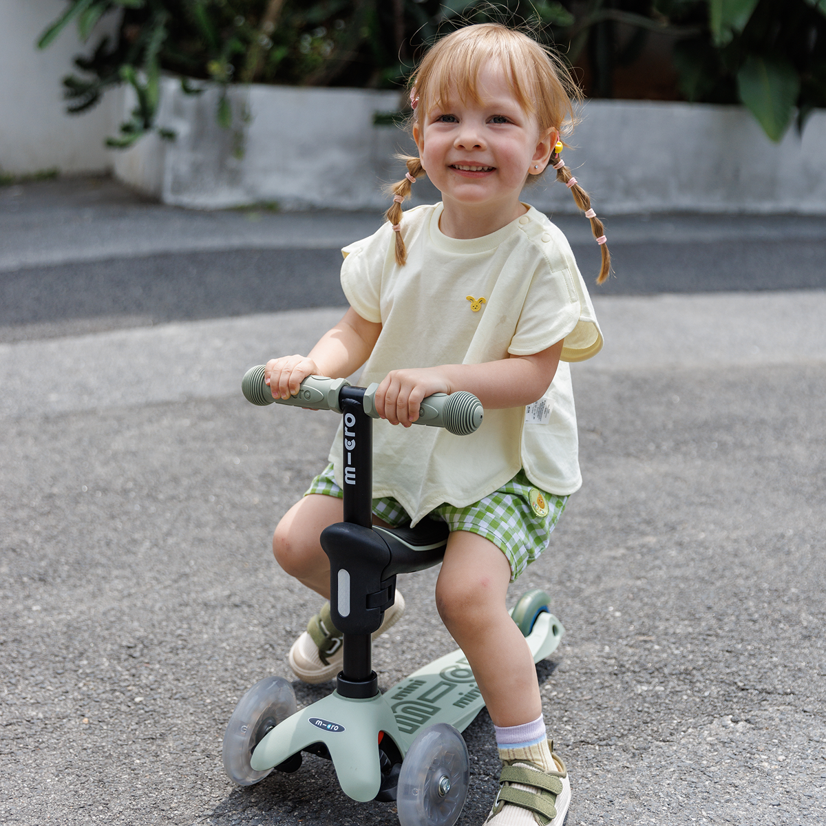 Mini Deluxe Rock & Go LED Scooter - Olive Sage